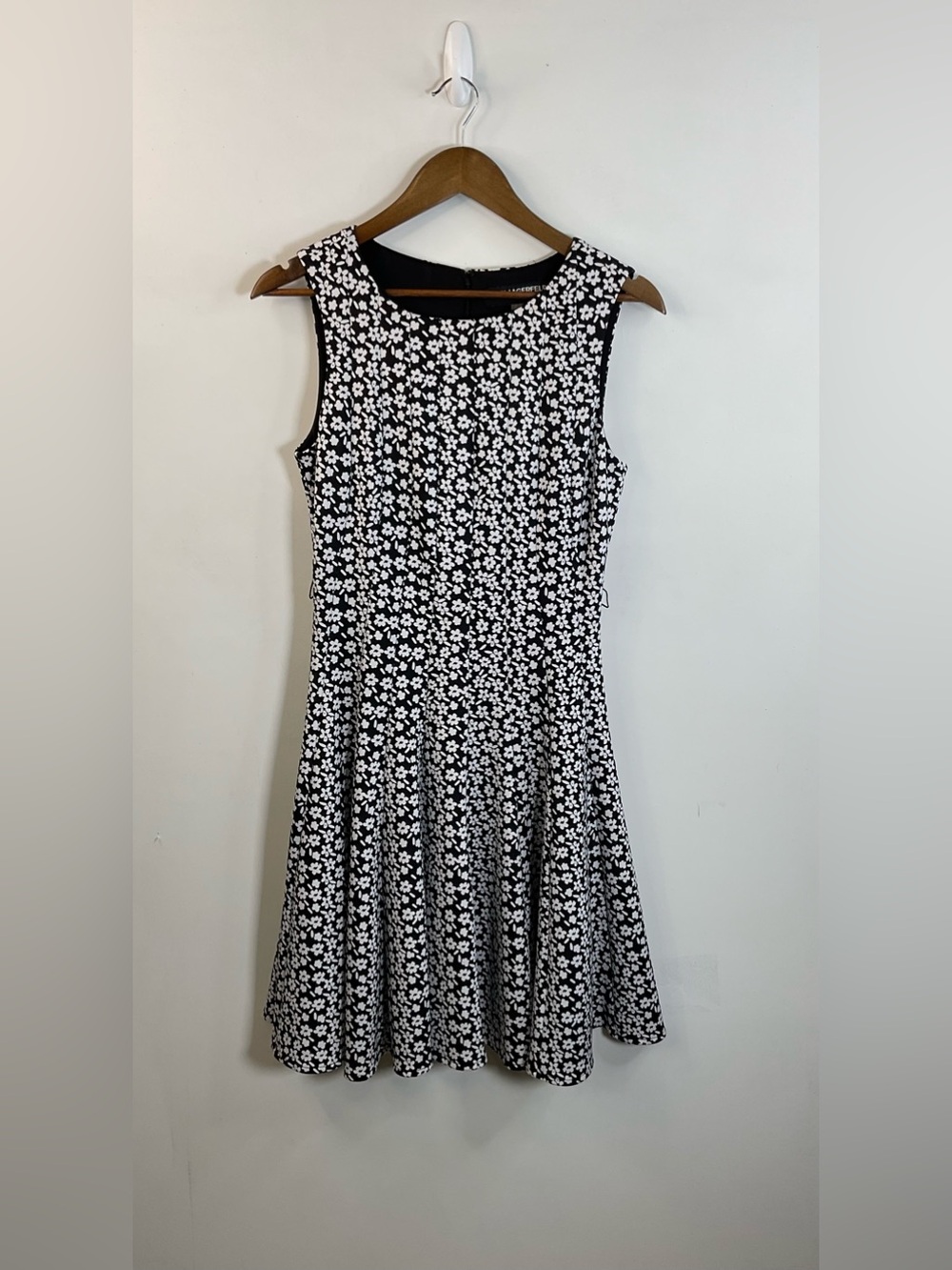 Karl Lagerfeld Black and White Floral Sleeveless Dress Size 6